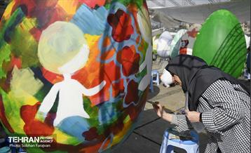 جشنواره تخم‌مرغ رنگی در میدان هفت تیر 17