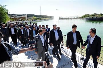 افتتاح دریاچه باغ هنر اراضی عباس آباد با حضور شهردار تهران 5