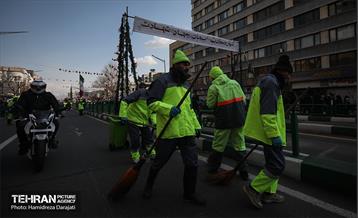 خدمات شهرداری تهران در پایان راهپیمایی ۲۲ بهمن 9