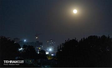 ماه خونین بر فراز تهران - 2 19