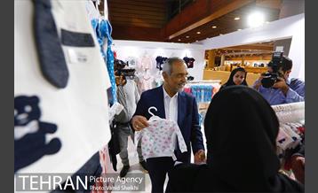 بازدید معاون اقتصادی رئیس جمهور از نمایشگاه زنان و تولید ملی 25