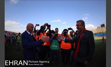 دیدار تیم های ذوب آهن و پرسپولیس 3