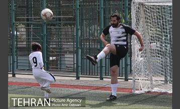 دیدار دوستانه بین پیشکسوتان پرسپولیس-استقلال با کودکان کار 9