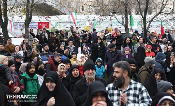 جشن نیمه‌شعبان در میدان ولی‌عصر (عج) - 3 46