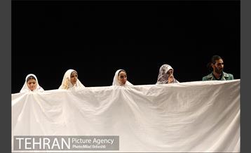 نمایش اتول سورون‎ 9