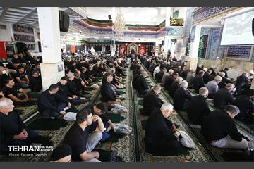 نماز جمعه عاشورایی در منطقه ۵ 13