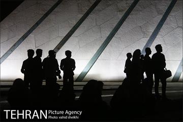 هزار توی زمان در برج آزادی 2