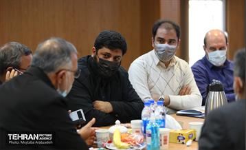 نشست هم اندیشی شهردار تهران با نخبگان منطقه 22