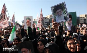 اجتماع مردم تهران در پی شهادت رهبر انقلاب - 2 38