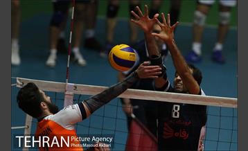 دیدار تیم های والیبال سایپا تهران و صالحین ورامین