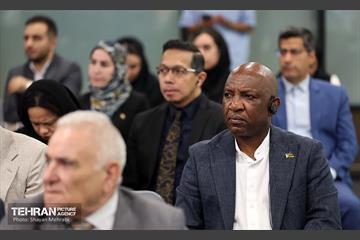 نمایشگاه آثار منتخب فستیوال بین‌المللی نقاشی کودکان «رنگ بهشت» 44