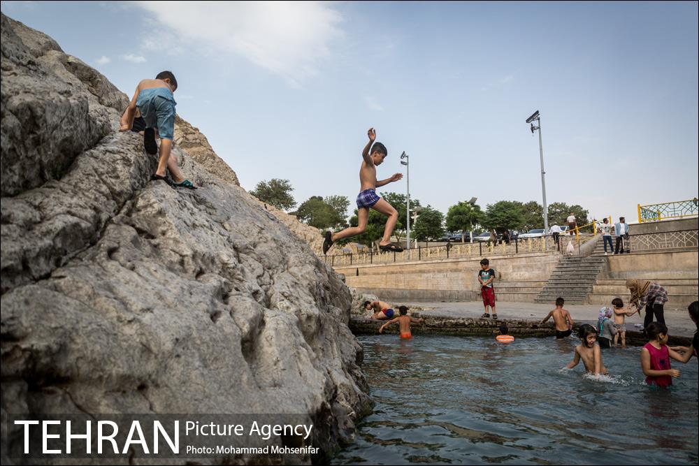 آبتنی تابستانی در چشمه علی 5