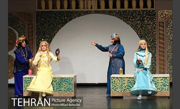 نمایش گیسوانی برای پرواز‎ 10