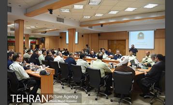 نشست دکتر شیخ با فرماندهان یگان انتظامی شهرداری تهران 7