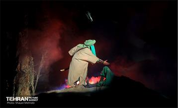 نمایش بزرگ میدانی «تنهاتر از مسیح» 25