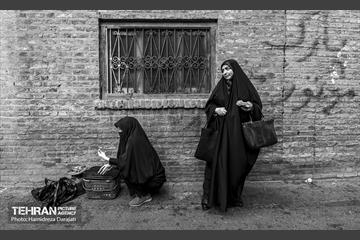 حضور عزاداران با هر لباس و پوشش و گویش در کنار هم یکدلی را نشان می‌دهد.
