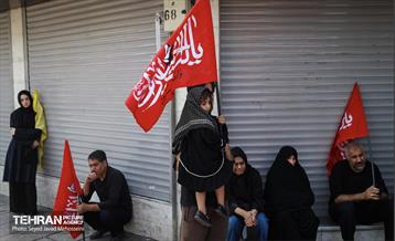 عزاداری روز عاشورا به نیابت از رهبر شهید انقلاب 29