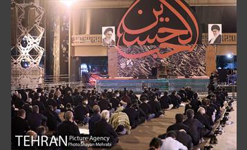 مراسم شام غریبان در میدان امام حسین(ع) 22