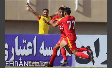 دیدار تیم‌های فولاد خوزستان و استقلال تهران 17