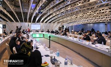 نشست هم اندیشی شهردار تهران با نخبگان منطقه 2