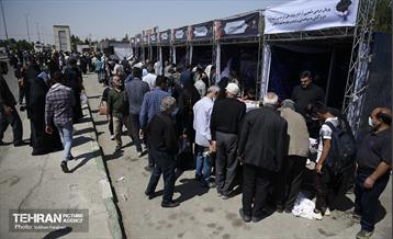 حضور مردم در مرقد امام خمینی(ره) 4