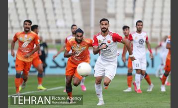 دیدار تیم های فوتبال سایپا و پرسپولیس 33