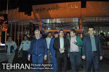 سرپرست شهرداری تهران و رئیس مرکز ارتباطات و امور بین الملل شهرداری تهران در بازدید از فعالیت‌های شبانه شهرداری و زندگی شبانه مردم تهران 30