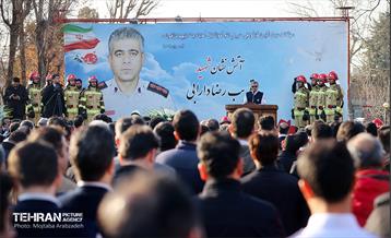 تشییع پیکر شهید آتش‌نشان «قریب رضا دارابی» -1 38