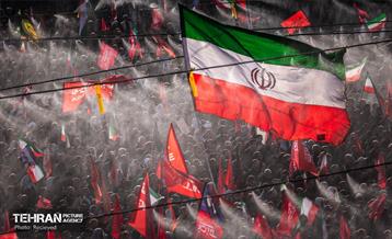 مراسم اقامه نماز بر پیکر آقای شهید ایران 29