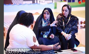 دیدار زهرا بهروزآذر مدیرکل امور بانوان شهرداری تهران با آنجلا مواى  8