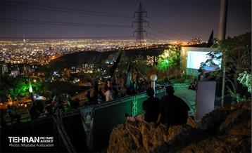 مراسم رونمایی مستند "دستمال سرخ‌ها" 12