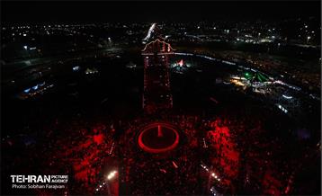 آئین بدرقه زائران اربعین در میدان آزادی 33