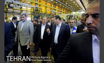 بازدید معاون اول رئیس جمهور به همراه شهردار تهران از کارخانه واگن‌سازی تهران 22
