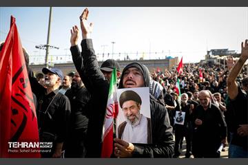 وداع با آقای شهید ایران-1 8