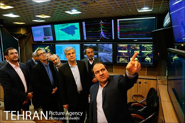 بازدید اعضای کمیسیون عمران مجلس از ستاد فرماندهی و مدیریت بحران شهرداری 12