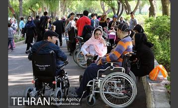 مراسم عیدانه معلولان در پارک بعثت 1