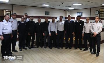 بازدید شهردار تهران از ستاد فرماندهی عملیات آتش نشانی 1