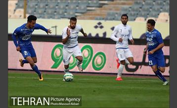 دیدار تیم‌ های فوتبال استقلال تهران و استقلال خوزستان