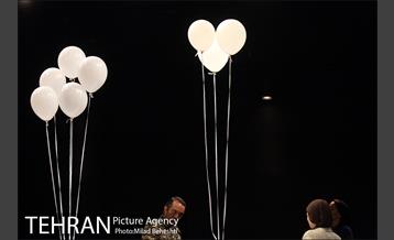 نمایش سه خواهر‎ 5