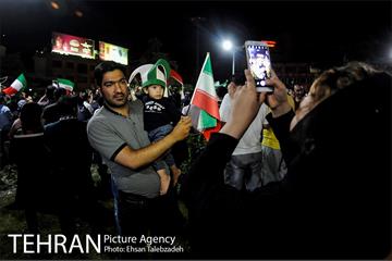 شادی مردم تهران پس از صعود تیم ملی فوتبال به جام جهانی 17