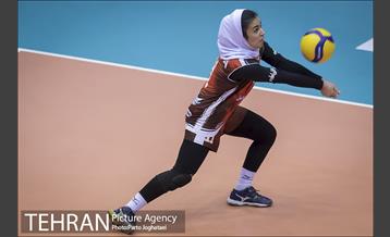 دیدار تیم‌های والیبال شهرداری قزوین و سروقامتان بابل 8