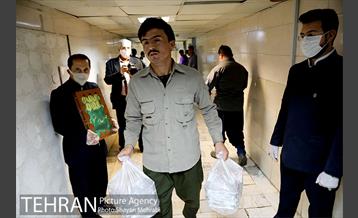 آماده سازی و توزیع 1000 پک افطاری در منطقه 6 36