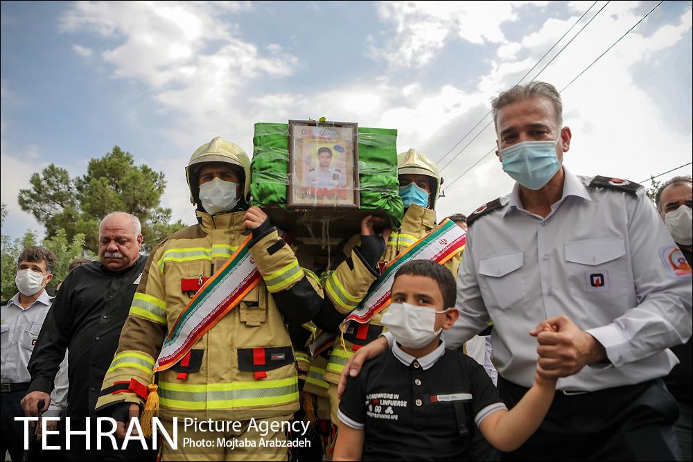 مراسم تشییع آتش نشان شهید مرتضی حیدری 7