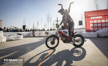 رانـد نهایی مسابقات قهرمانی موتور تریال  25