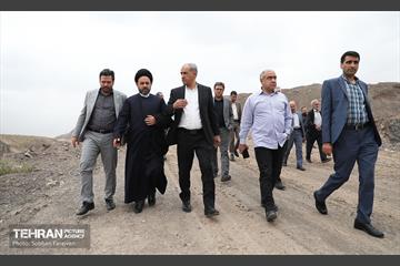 بازدید عضو شورای شهر از پروژه بزرگراه شهید شوشتری 32