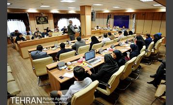 نشست هم اندیشی رئیس مرکز ارتباطات شهرداری تهران با اصحاب رسانه 5