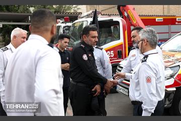 آیین بدرقه خادمین سازمان آتش‌نشانی 27