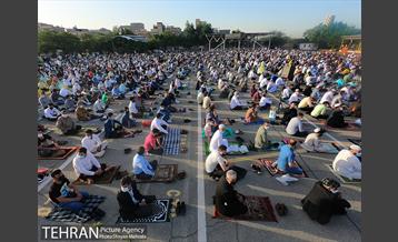 اقامه نماز عید فطر افغانستانی های اهل تسنن مقیم تهران 2