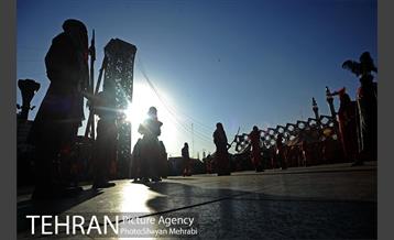 اجرای تعزیه در میدان امام حسین(ع)