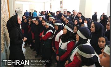 بازدید شجاع پوریان و دانش آموزان از موزه ملی ایران 19